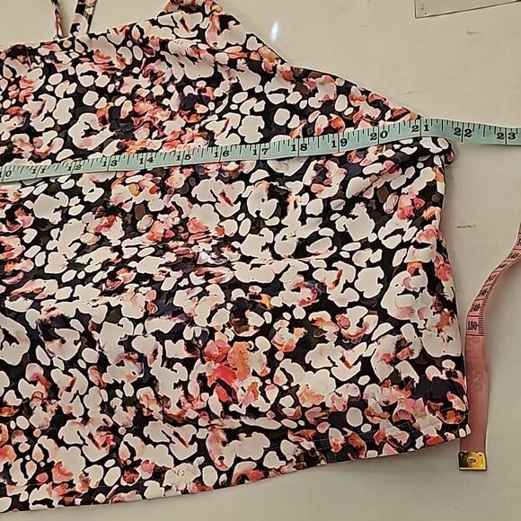 Old Navy floral active powersoft built in bra top size 3X - Picture 7 of 7